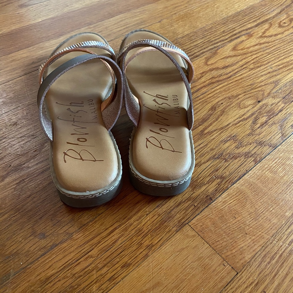 Sandals - Picture 2 of 3
